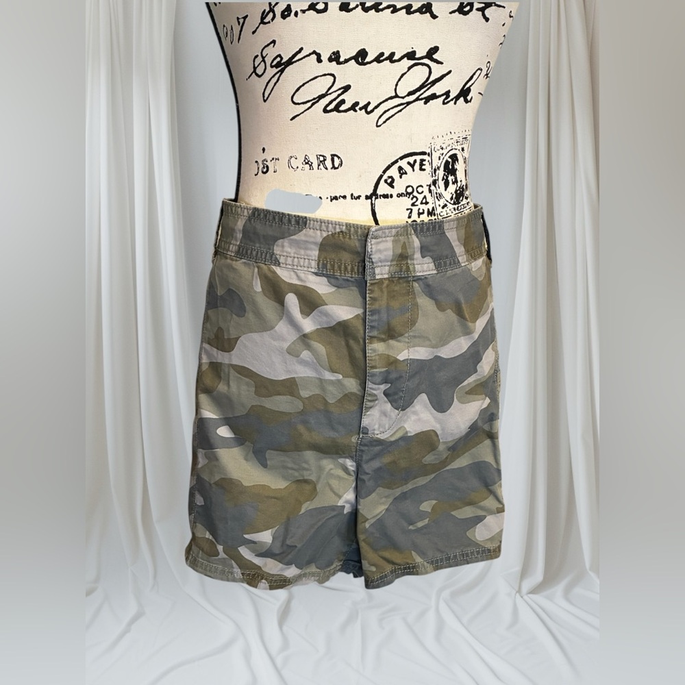 Old Navy Women's Camouflage Shorts Plus Size 26